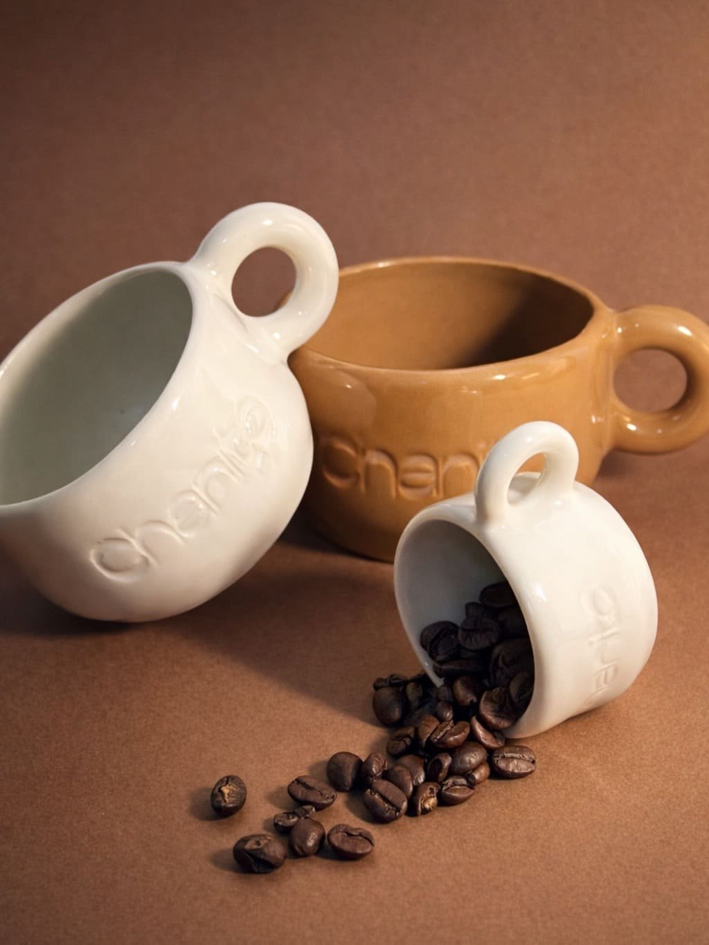 Diseño y producción de tazas cerámicas para cafetería Chanito Coffee (2) Diseño y Producción de tazas en cerámicas para cafetería