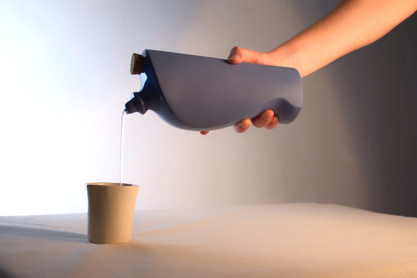 Rediseño botijo andaluz Producción cerámica de objeto de diseño